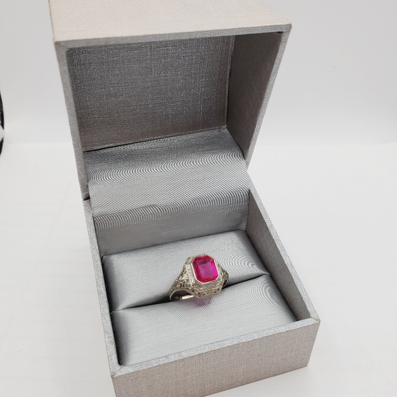 10k Solid White Gold Ruby Filigree Vintage Flower Ring - Picture 9 of 10